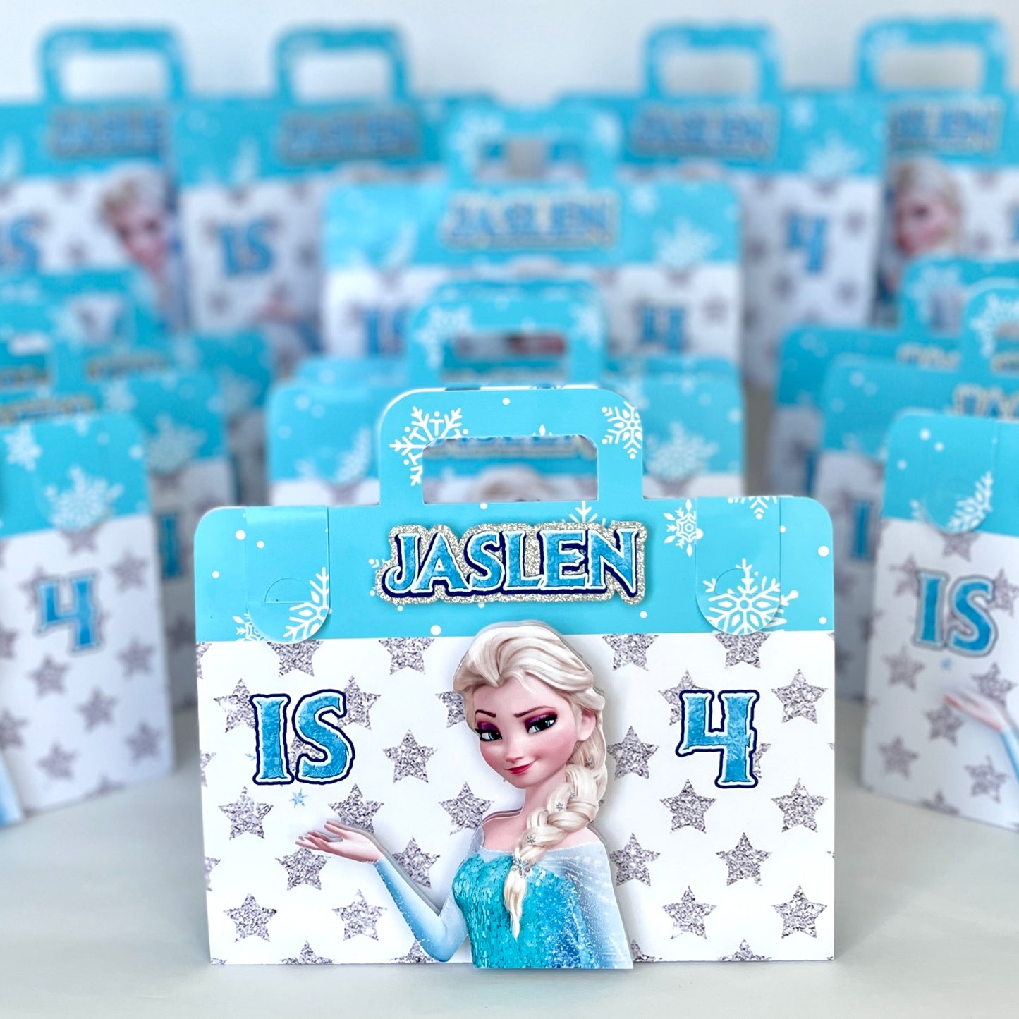 Frozen colouring suitcase