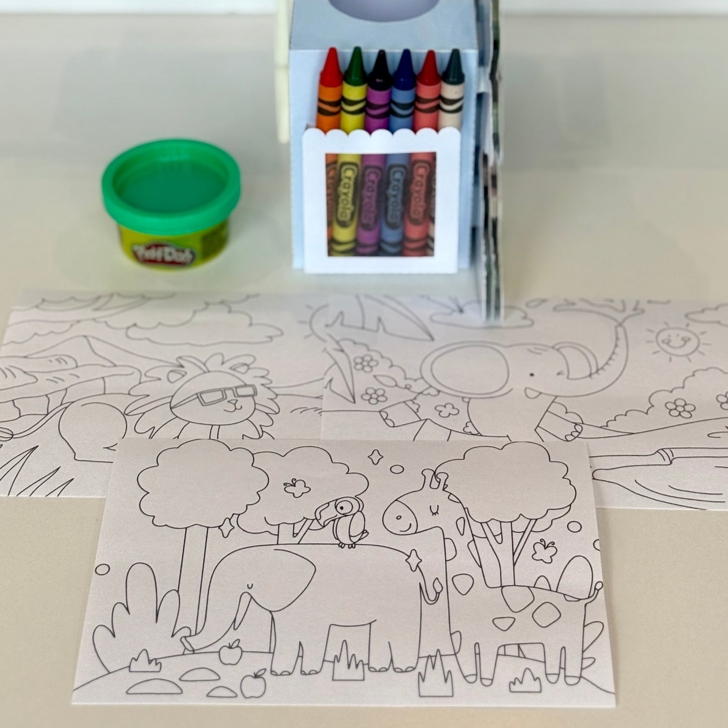Safari Animals Colouring Box with Playdoh