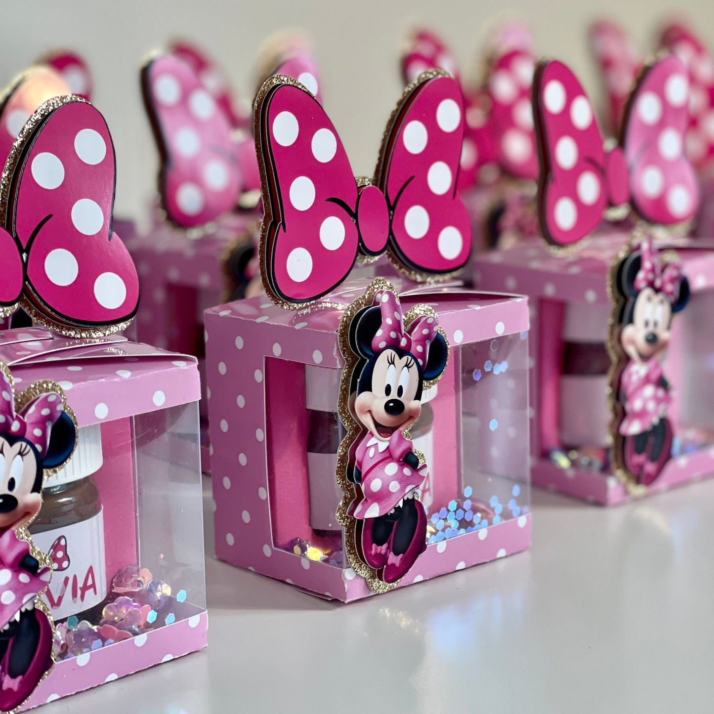 Minnie Mouse Nutella shaker box Pink 2